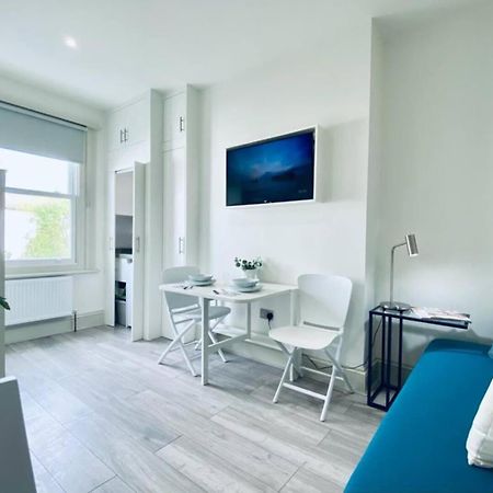 Apt 08 Beachside Beauty Central Studio Steps From Cafes Hove Buitenkant foto